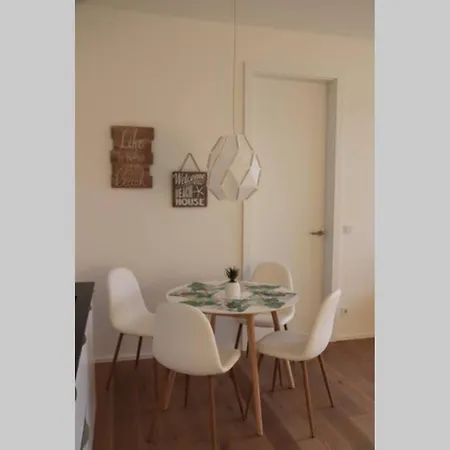 Luxury - Direkt Am Woerthersee Suedufer Appartement *