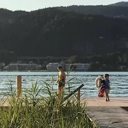 Luxury - Direkt Am Woerthersee Suedufer Appartement *